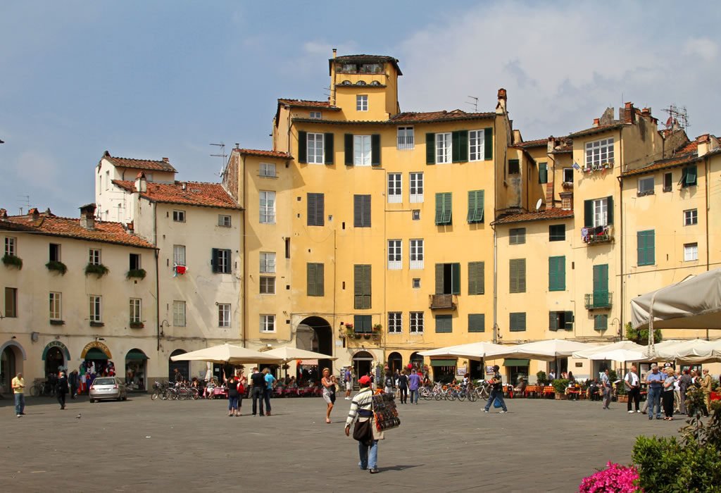 piazza dell'anfiteatro