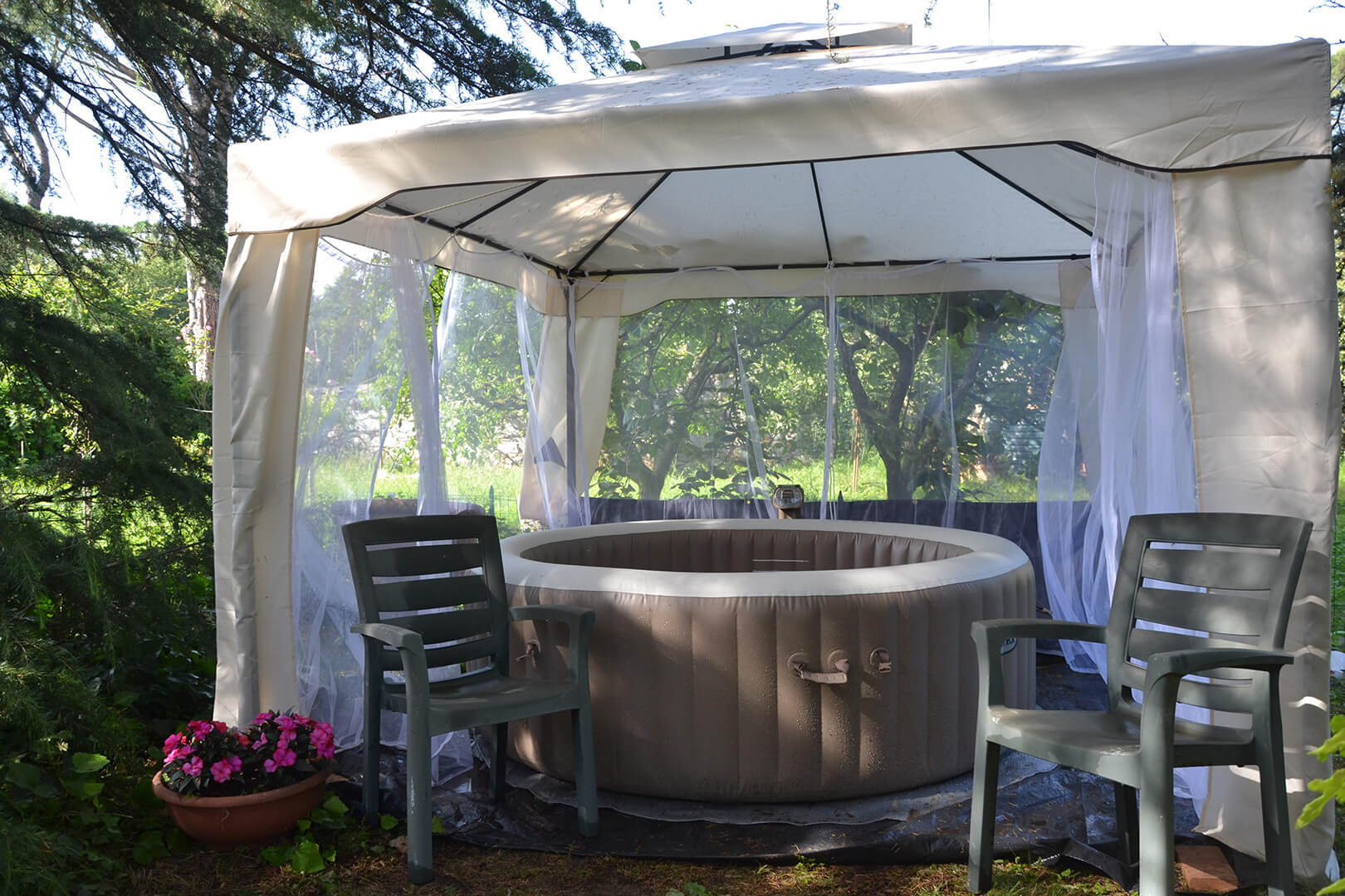 mini spa in giardino